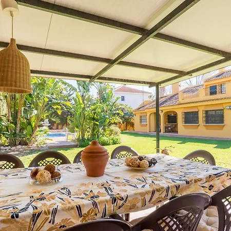 Guadalmar: Con Piscina Villa *